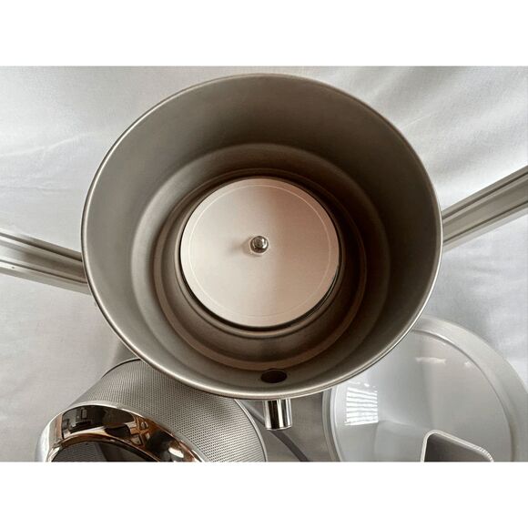 Olympic Fruit & Vegetable Juicer Model NO. 1000, USA Made, Tested, Clean - Picture 10 of 16